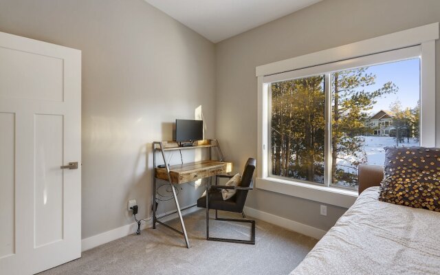 Willows At Grand Park 4 Bedroom Home by RedAwning