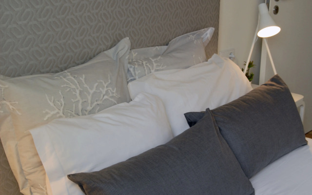 GuestReady - Square Painted Ceuta