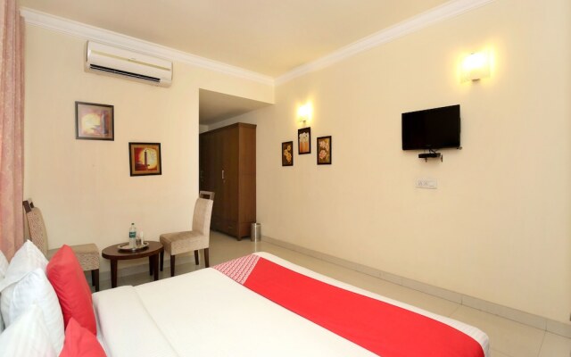 OYO 12989 White Diamond Hotel