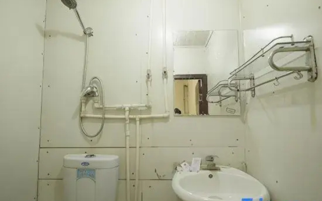 Urumqi Ice City Hotel