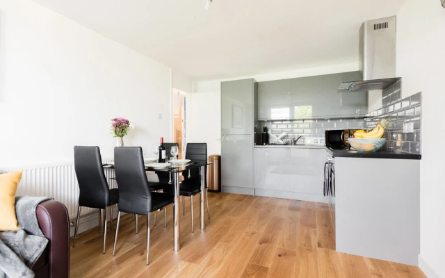 Platinum Apartments Next to Warren Street 9987