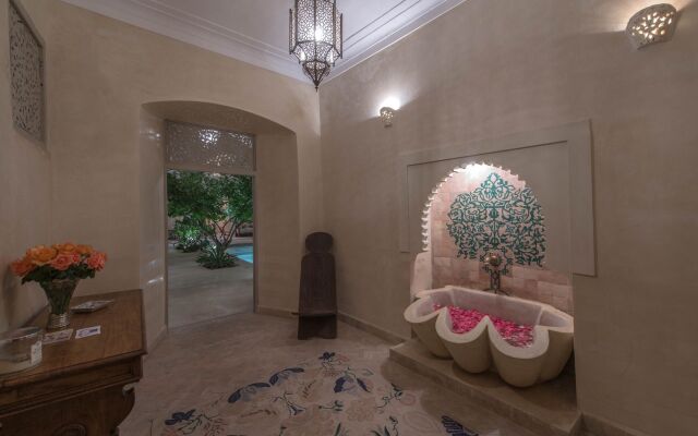 Riad Emberiza Sahari