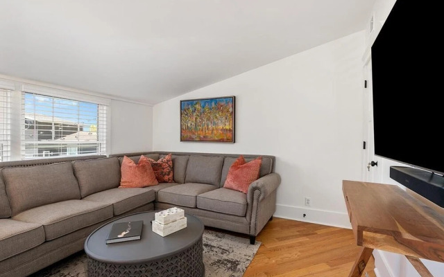 Saugatuck Harbor House