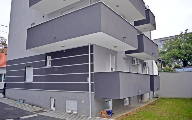 Apartments Tony