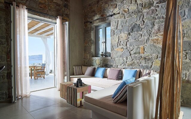 Lithos Luxury Rooms - Adults Only