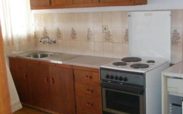 Aparthotel 1 Star Troulos