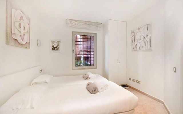 Alzaro 0-4 DELUXE SEA VIEW 2B