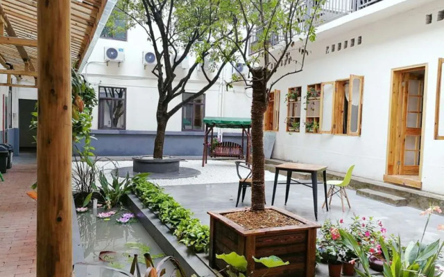 Qiandaohu Blue Mountain Youth Hostel