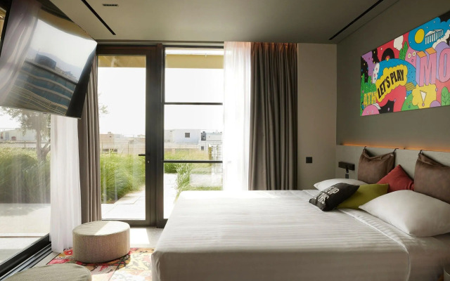 Moxy Athens City