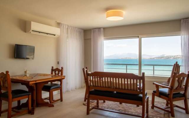 Apartment With Amazing View Near Beach in Cesme