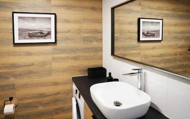 Holiday Resort With Sauna and Jacuzzi, Mielenko