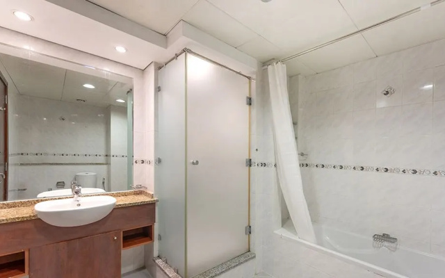 Lake views from 2 bedroom apartment in JLT