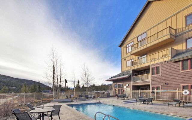 2296 Red Hawk Lodge 2 Bedroom Condo by RedAwning