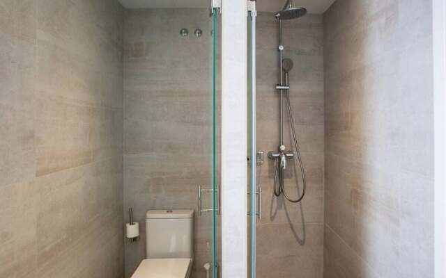 Stunning 1 bed W/sunny Terrace in Madrid Center