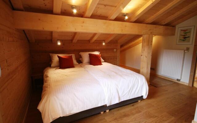 Chalet Timbers - Light and modern - sleeps 6 - Les Gets