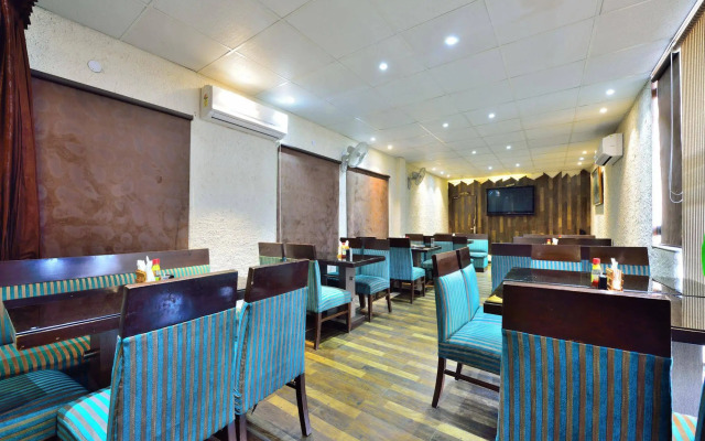 OYO 9761 Hotel Clark Heights