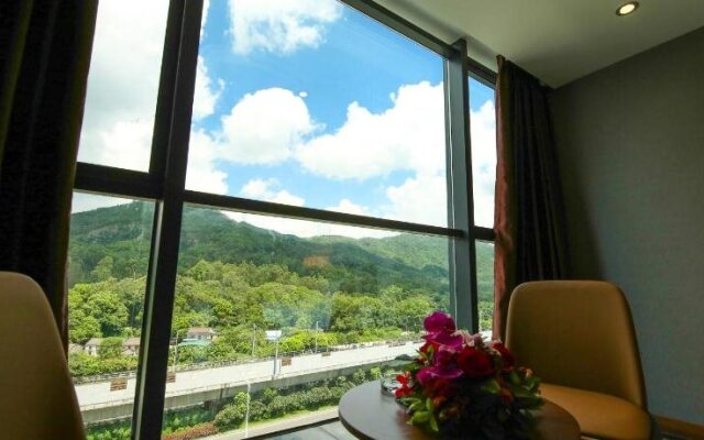 Irvine Holiday Hotel