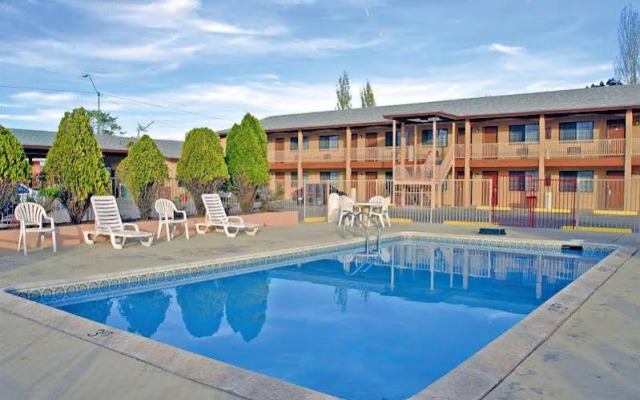Magnuson Hotel Adobe Inn