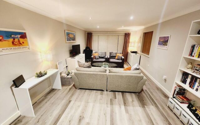 Stunning Apartment Overlooking Pembroke Castle