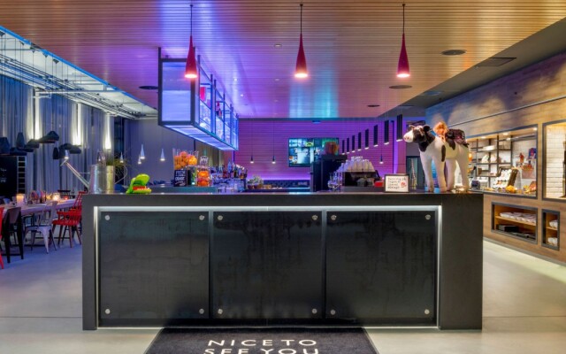 X Hotel