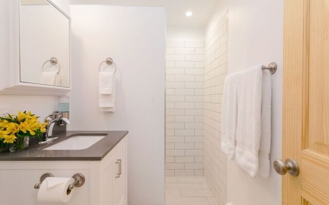 Designer Newly Renovated 1BR in Aspen