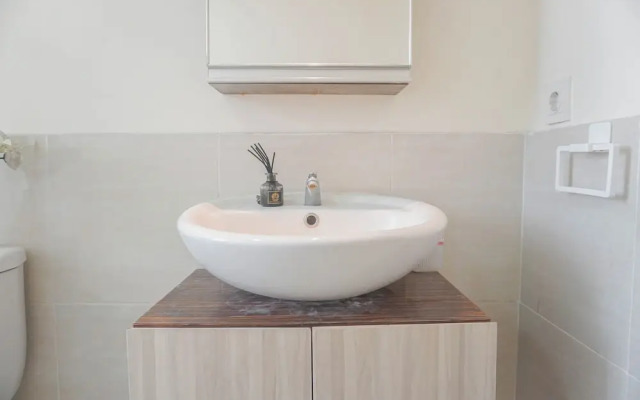 Homey And Cozy 3Br At Meikarta Apartment