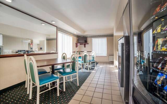 Rodeway Inn & Suites - Nampa