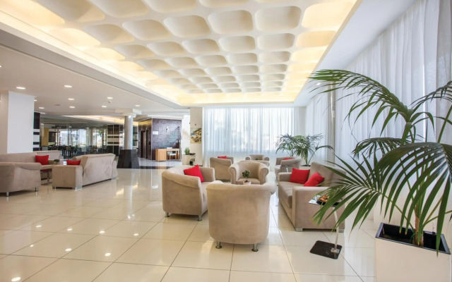 Kouros Palace Hotel