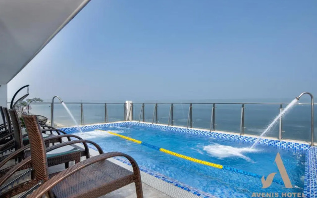 Avenis Hotel