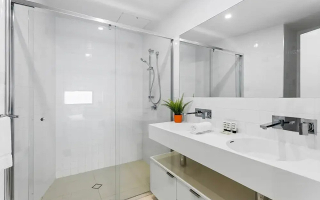 Spacious and Superb 3-bed Apartment