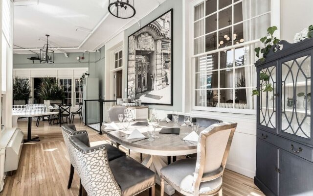 The Inn On Officers Garden