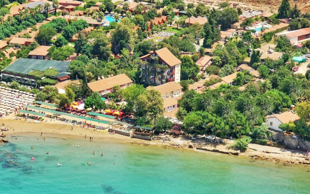 Leda Beach Hotel