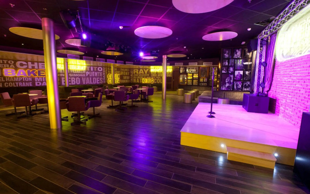 Riviera Beachotel - Recommended for Adults
