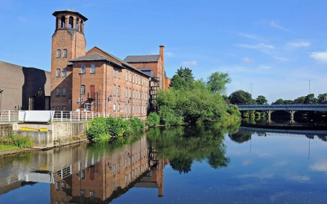 Deluxe Studio Apartments