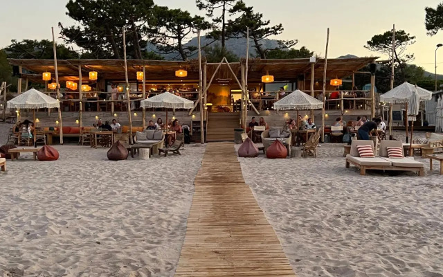 T2 neuf bord de plage - terrasse - CALVI