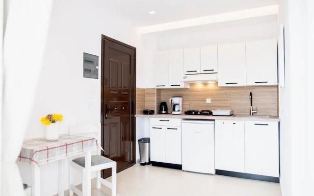 1 Bedroom Apartment Lambisea