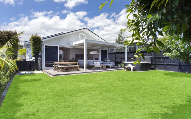 Executive State-Of-The-Art Home - Spa