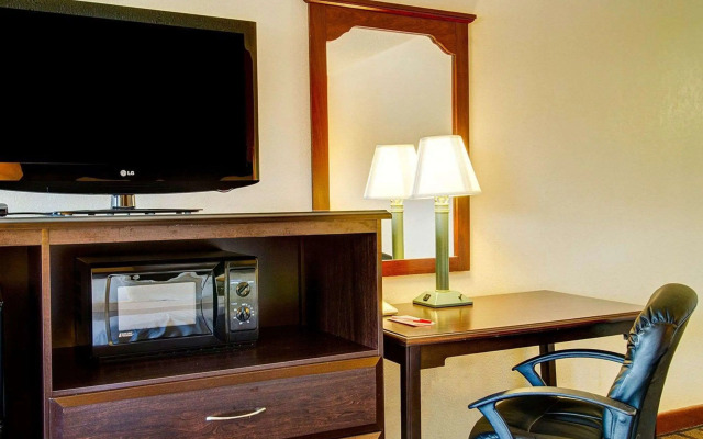 Econo Lodge Sharon - Foxborough