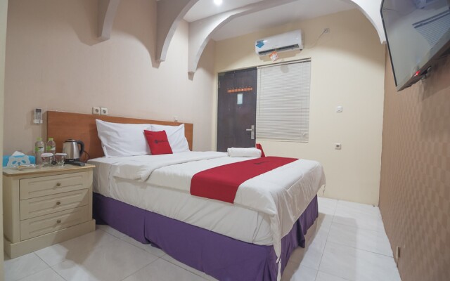RedDoorz Premium @ Kahai Beach Lampung