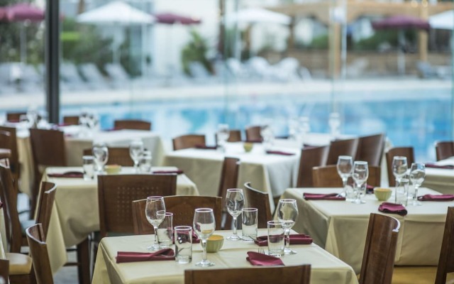 Americana Hotel