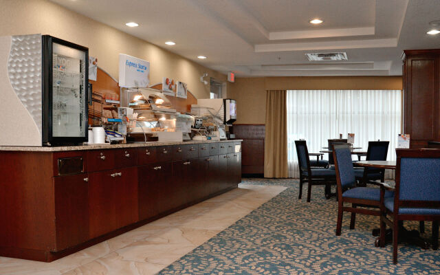 Holiday Inn Express Hotel & Suites Edson, an IHG Hotel