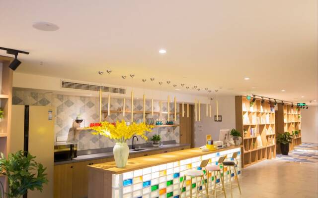 Weiyang Creative Hotel Chongqing Nanbin