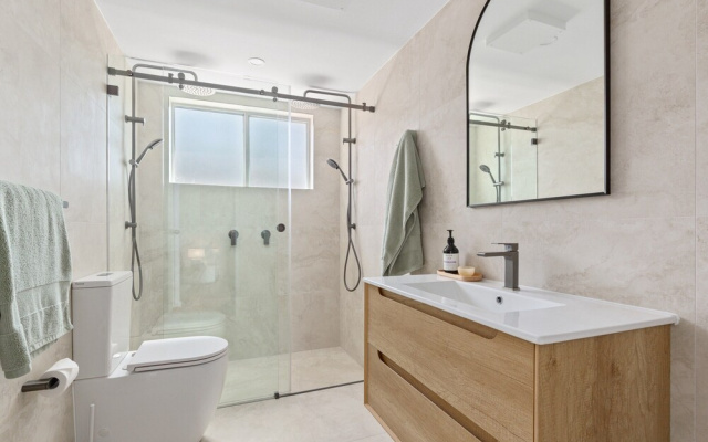 Spacious Apartment Near Cronulla Beach