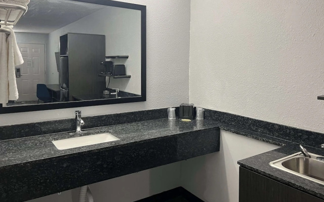 Studio 6 West Columbia, SC - Airport