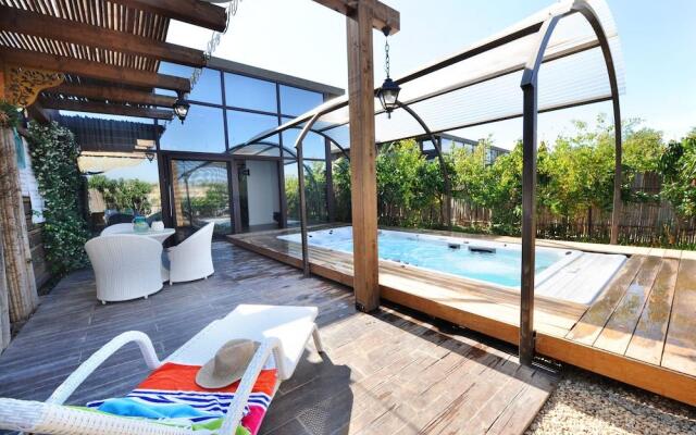 Aquaduct Hotel
