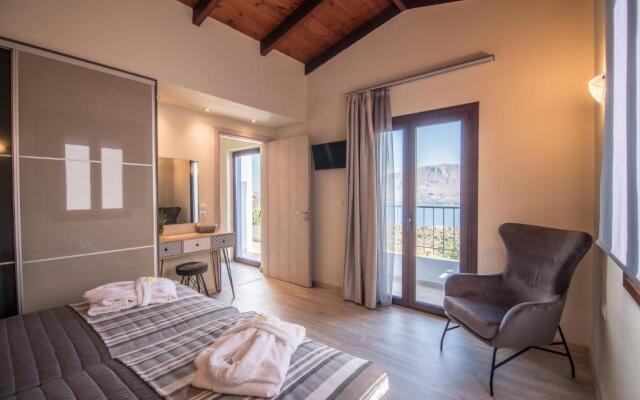 Istros Villas, infinite blue, By ThinkVilla