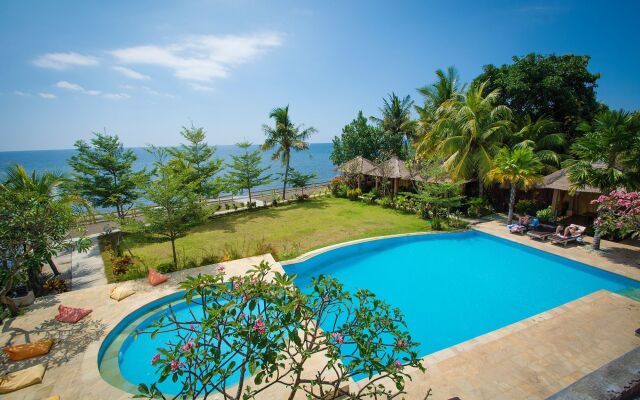 Lovina Beach Club & Resort