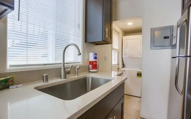 Manhattan Shores 1C