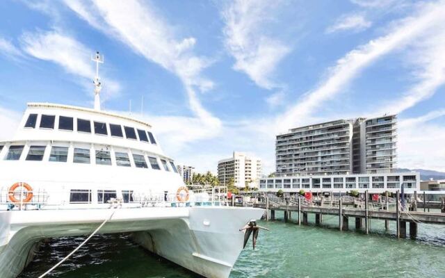 Privately Owned Hotel Room by Cairns Marina 222