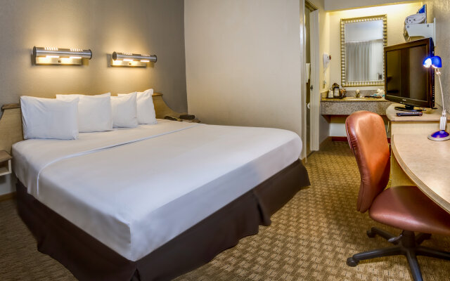 Midpointe Hotel by Rosen Hotels & Resorts